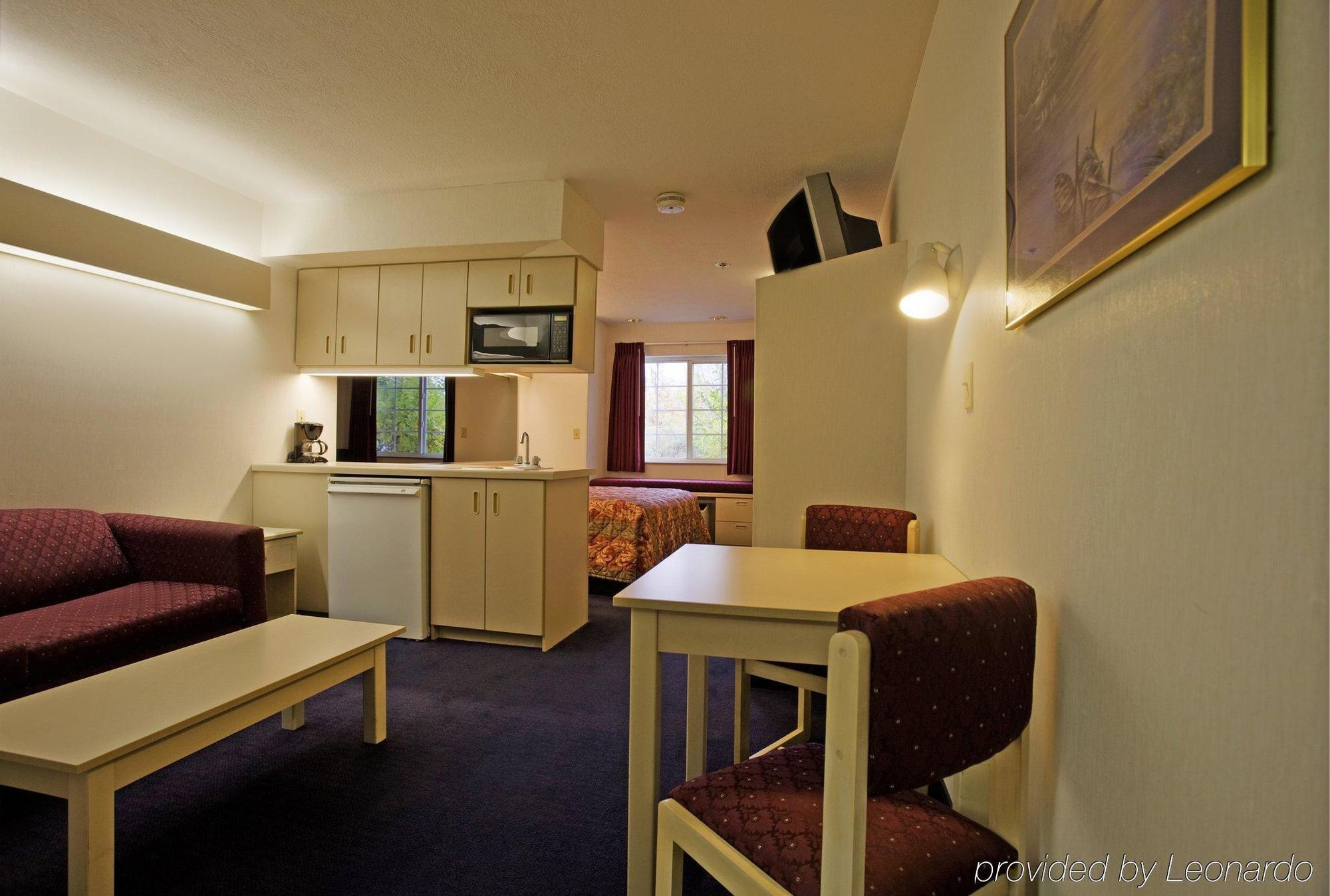 Quality Inn & Suites North Lima - Boardman Habitación foto